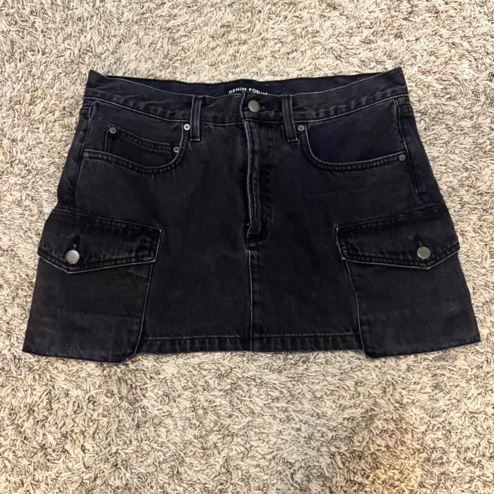 Denim Forum Black 90’s Mid-Rise Cargo Mini Skirt